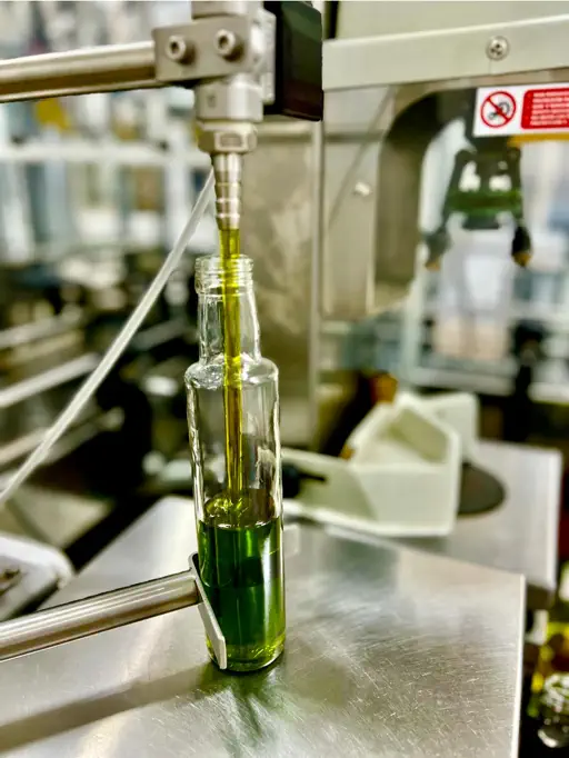 embotellamiento de aceite de oliva virgen extra
